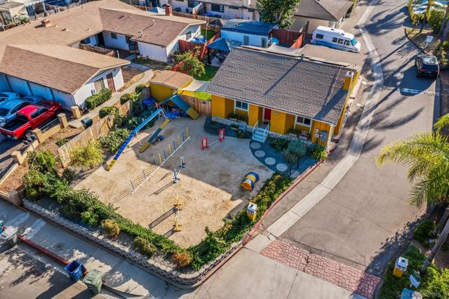 1215 N Broadway, Escondido CA: https://media.crmls.org/mediaz/af521c29-602e-4bf7-8f13-5c941182b974.jpg
