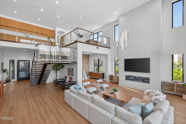 Detail Gallery Image 17 of 77 For 11862 N Hillsborough Ln, Porter Ranch,  CA 91326 - 5 Beds | 5/1 Baths