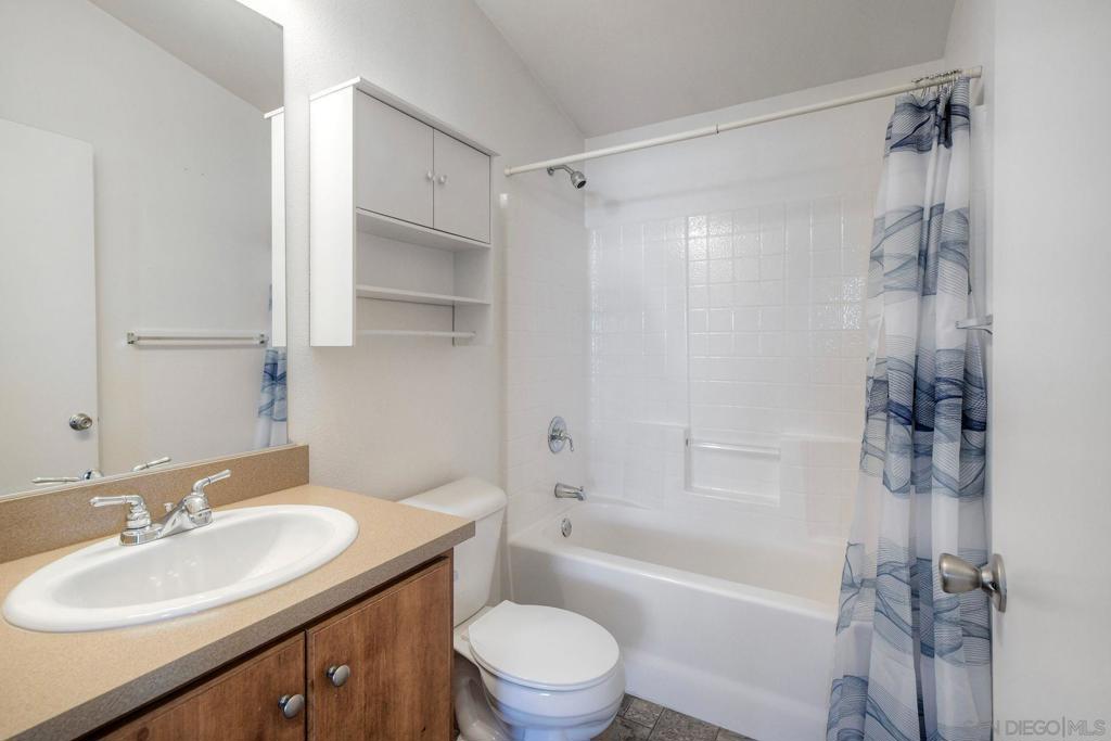 MLS #250038113SD image #16