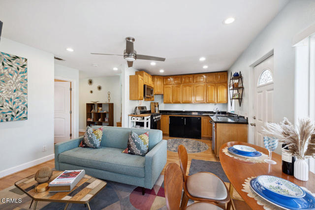 Detail Gallery Image 8 of 55 For 3701 Sunset Ln, Oxnard,  CA 93035 - 4 Beds | 3 Baths