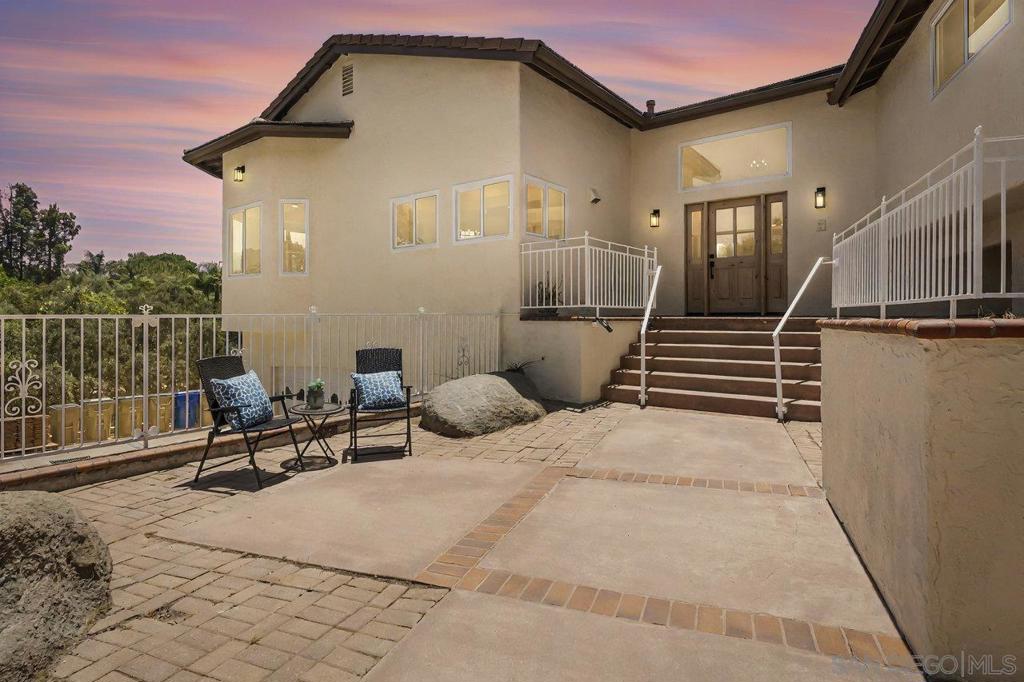 MLS #250031775SD img 2