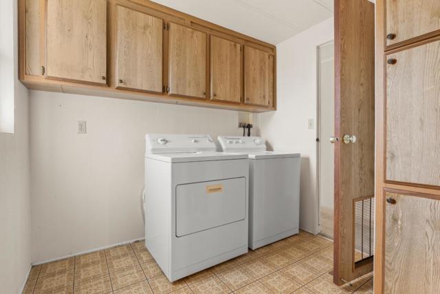 118 Canada Cove Avenue, Half Moon Bay CA: https://media.crmls.org/mediaz/af55196f-0ab7-402f-87d3-8111e38b04ad.jpg