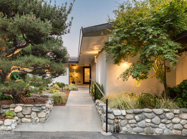 1570 Old House Road, Pasadena CA: https://media.crmls.org/mediaz/af559f47-8e2f-4951-8afd-2bf592117f3b.jpg