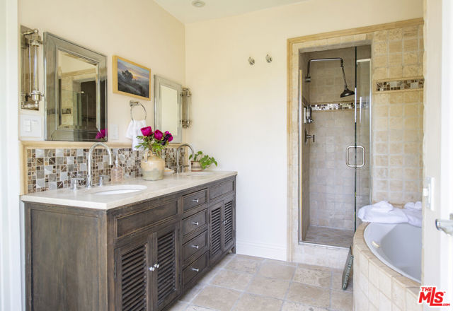 2241 Betty Lane, Beverly Hills CA: https://media.crmls.org/mediaz/af56e043-2297-4bff-a3a0-88bdc9ad3b97.jpg