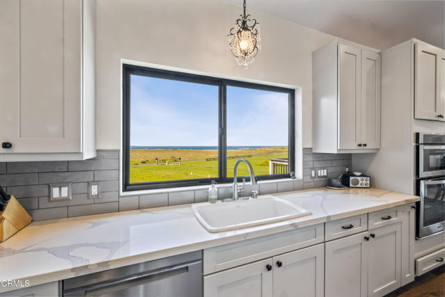 Detail Gallery Image 8 of 41 For 19251 Monterey Ave, Fort Bragg,  CA 95437 - 3 Beds | 3 Baths