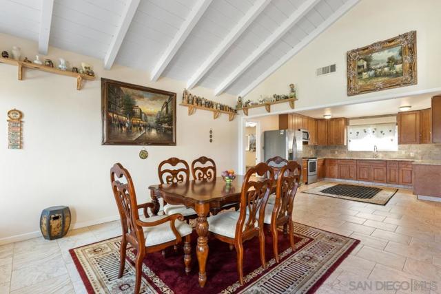 732 Hamilton Lane, Fallbrook CA: https://media.crmls.org/mediaz/af572b93-a324-420c-806c-338f15e1f43f.jpg