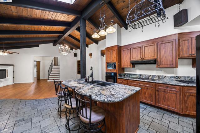 699 Fiesta Place, Hayward CA: https://media.crmls.org/mediaz/af573366-acd8-418b-8643-13958c09c10d.jpg