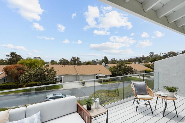 2143 Caminito San Martin, La Jolla CA: https://media.crmls.org/mediaz/af582953-7719-42f1-b523-301769a4849c.jpg