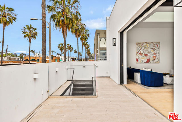 1346 Abbot Kinney Boulevard, Venice CA: https://media.crmls.org/mediaz/af58529c-80e4-4d5d-9500-8e7ffd40b398.jpg