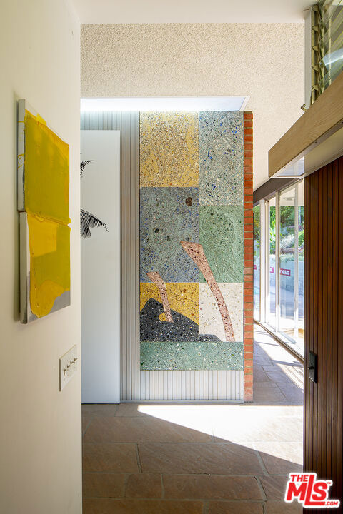 1531 N Tigertail Road, Los Angeles CA: https://media.crmls.org/mediaz/af588833-fb75-43fa-a053-f646e0bdb240.jpg