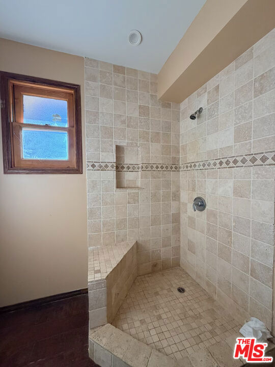 5952 Lubao Avenue, Woodland Hills CA: https://media.crmls.org/mediaz/af58a3a3-14d1-45f9-8502-e4f9b6f9891b.jpg