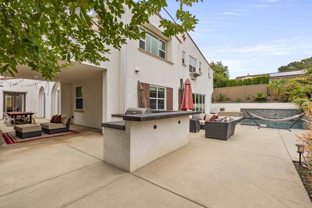 1017 Scarlet Way, Encinitas CA: https://media.crmls.org/mediaz/af591ebe-1e34-4694-896d-0e026b872211.jpg