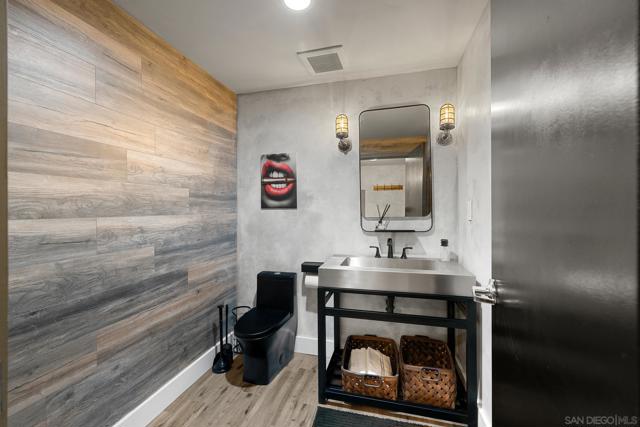 350 11Th Ave, San Diego CA: https://media.crmls.org/mediaz/af597a01-d739-49b8-bbeb-6ae1861b8d45.jpg