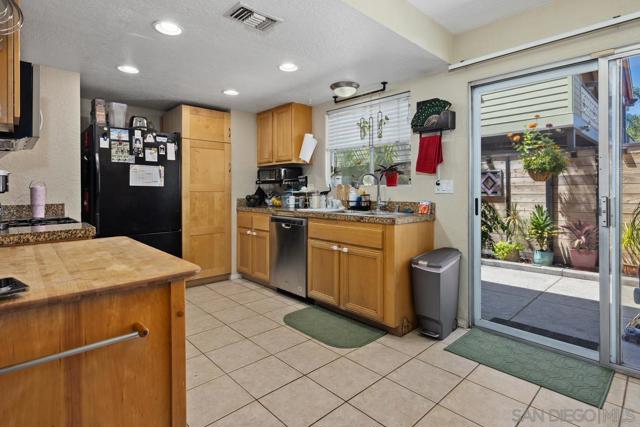 4754 68th St, San Diego CA: https://media.crmls.org/mediaz/af5a1669-11da-46dc-8318-e59a707f845c.jpg