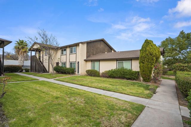 10158 Carefree Drive, Santee, California 92071, 2 Bedrooms Bedrooms, ,1 BathroomBathrooms,Townhouse,For Sale,Carefree Drive,250000379SD