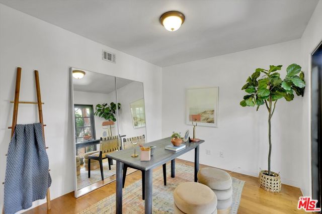 4300 Laurelgrove Avenue, Studio City CA: https://media.crmls.org/mediaz/af5b3772-1f98-4f4b-8bd3-6576e660e6f0.jpg