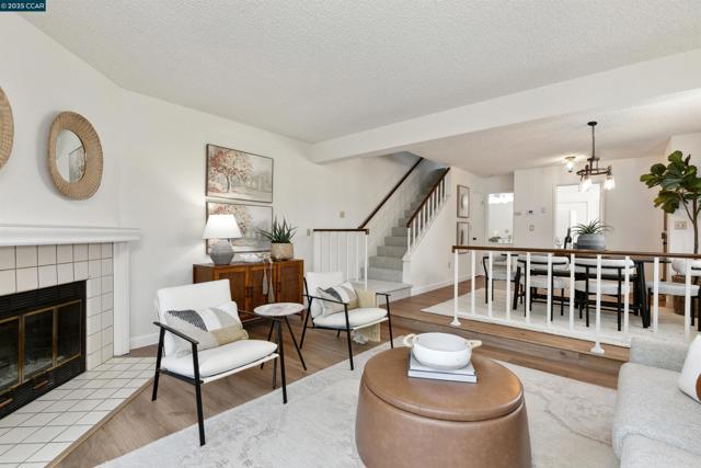 23 Shepardson Ln, Alameda CA: https://media.crmls.org/mediaz/af5b7d6c-b2dd-4895-8ebd-50bc472ed6ae.jpg