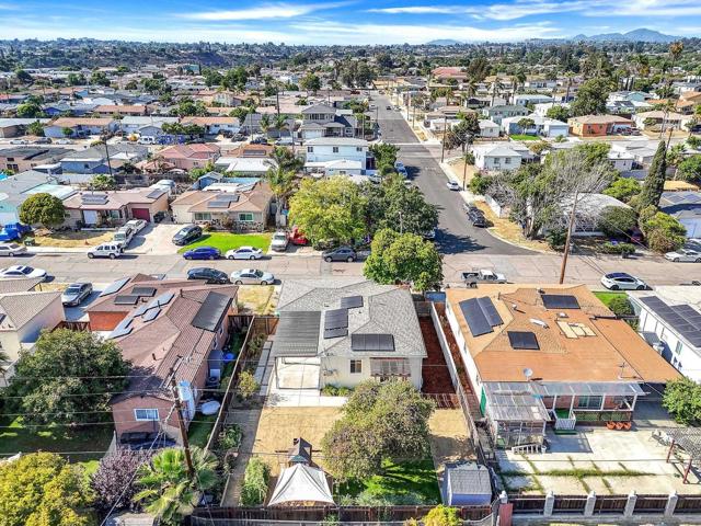 4991 Date Pl, San Diego CA: https://media.crmls.org/mediaz/af5b7e62-d780-4244-ae51-31147ffe4b83.jpg
