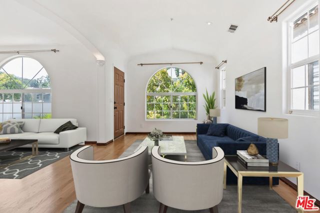 1710 Santa Paula Place, Glendale CA: https://media.crmls.org/mediaz/af5b7e93-a056-4be0-9e3c-d79407dd036b.jpg