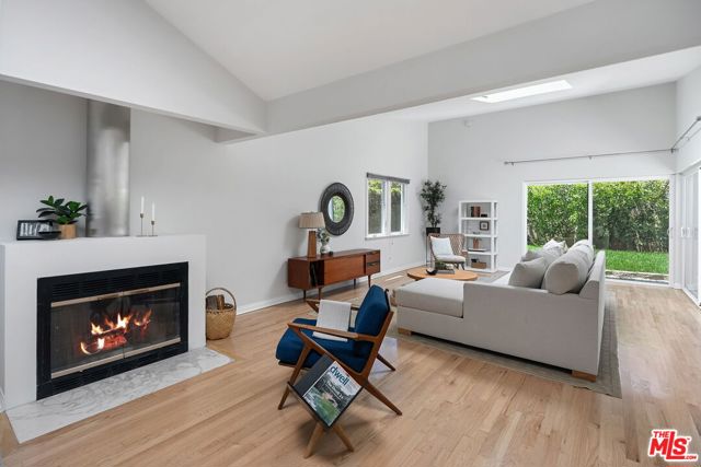 12657 Dewey Street, Los Angeles CA: https://media.crmls.org/mediaz/af5b8d2f-f3ce-4405-9f39-5518872be54d.jpg