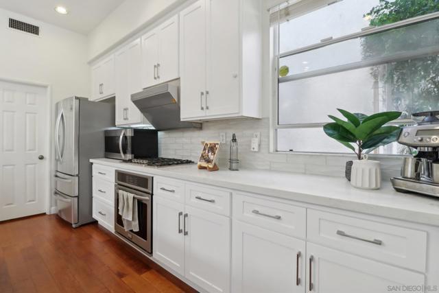 11856 Miro Circle, San Diego CA: https://media.crmls.org/mediaz/af5b9785-3962-424a-bac0-5d6a1a51f19c.jpg