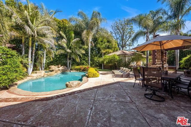 14933 Sutton Street, Sherman Oaks CA: https://media.crmls.org/mediaz/af5bfaf0-c9cd-4cc1-a8f7-f172284bfe2d.jpg