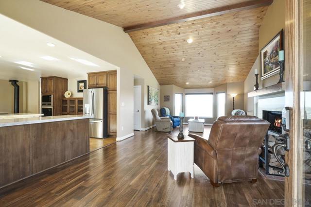 16690 Iron Springs Rd, Julian CA: https://media.crmls.org/mediaz/af5c6440-19cc-4e6a-b49a-0a31eb551793.jpg