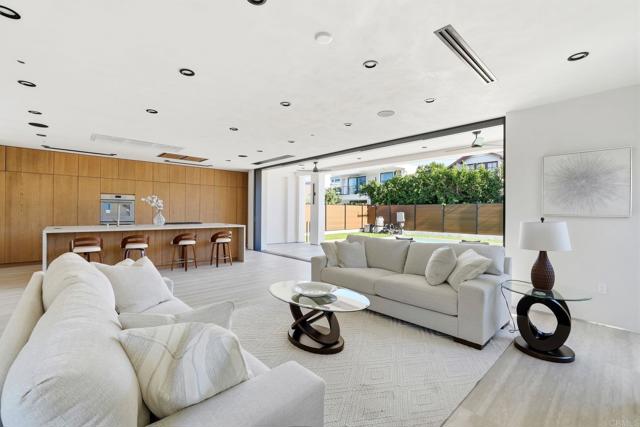 Detail Gallery Image 18 of 52 For 160 N Stanley Dr, Beverly Hills,  CA 90211 - 5 Beds | 5/1 Baths