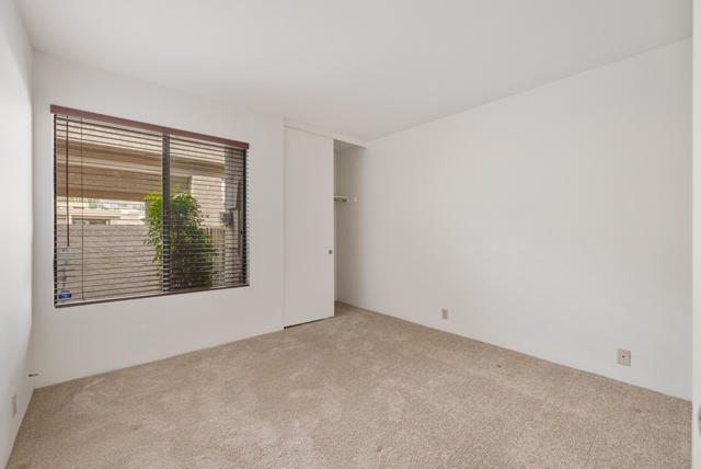 48980 Wildwood Lane, Palm Desert CA: https://media.crmls.org/mediaz/af5cabf6-7ebf-4da8-8aba-faa0cf5f0c45.jpg