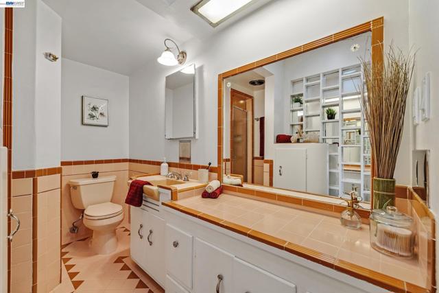 Image 23 of 47 For 15126 Andover St