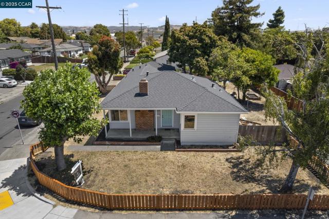 13608 Doolittle, San Leandro CA: https://media.crmls.org/mediaz/af5e225b-f53b-4aa5-9f27-7194b061f3eb.jpg