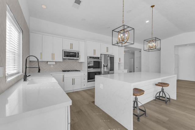 82210 Vandenberg Drive, Indio CA: https://media.crmls.org/mediaz/af5e618e-a9fd-473d-84f6-e62ab516d7fa.jpg