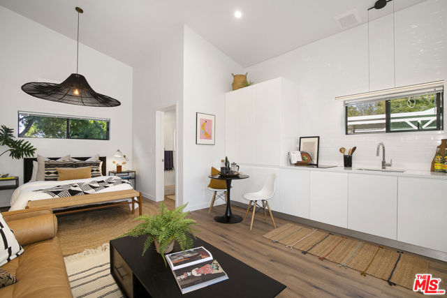 3744 Redwood Avenue, Los Angeles CA: https://media.crmls.org/mediaz/af5eb333-00fd-4f44-8e02-8e0e9c4c34f6.jpg