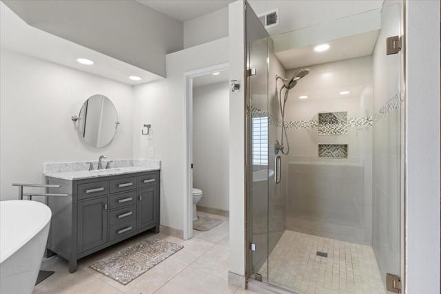 296 Vista Royale E Circle, Palm Desert CA: https://media.crmls.org/mediaz/af5ee454-3f52-475d-8ac2-445c1dbadf2b.jpg