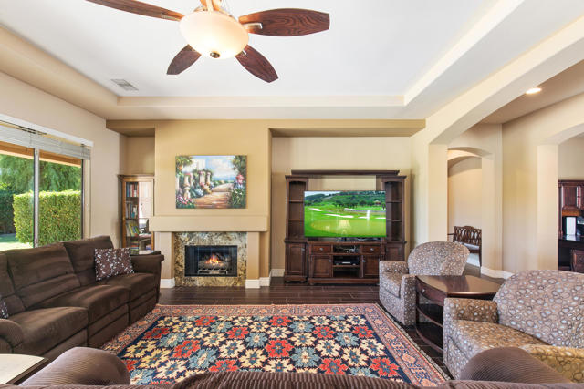 Image 5 of 45 For 48420 Big Horn Drive