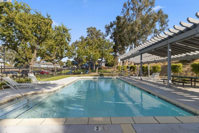 1479 Spring Valley Cmn, Livermore CA: https://media.crmls.org/mediaz/af5f7999-2269-4dfe-b5dd-89af528983f9.jpg