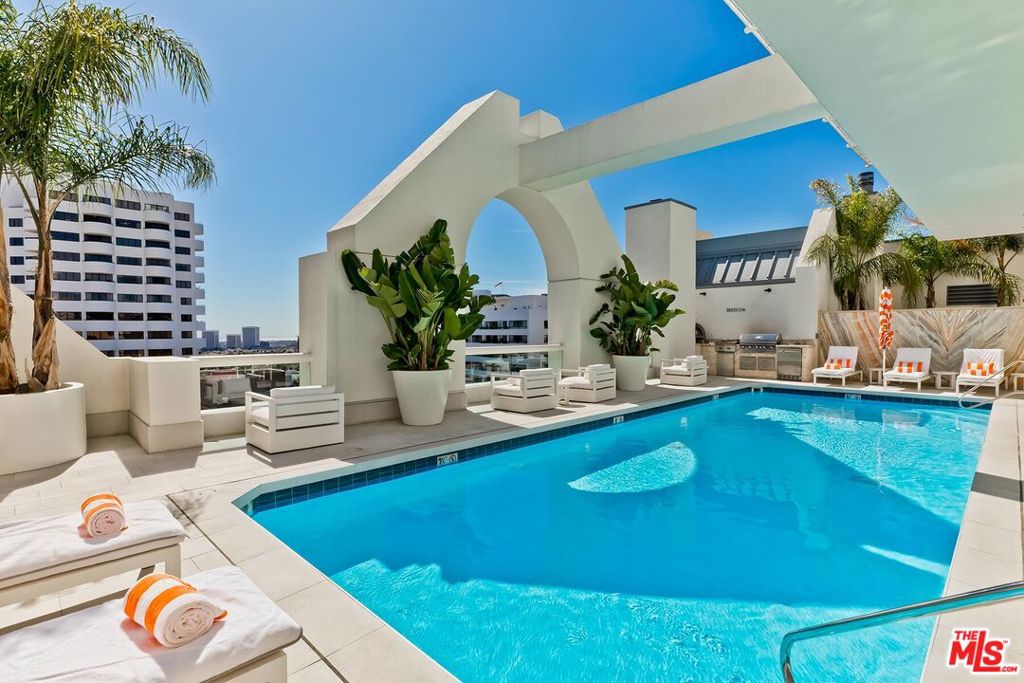https://media.crmls.org/mediaz/af5fc363-fcb2-49ed-bf57-0d3e752fb112.jpg?preset=X-Large