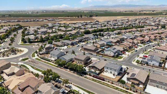 1666 Oak Street, Los Banos CA: https://media.crmls.org/mediaz/af602b3e-171f-4691-9e20-010a0478e960.jpg