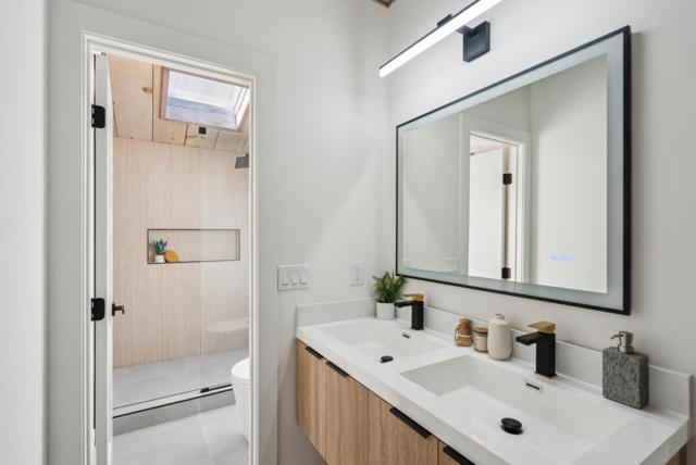2047 Sharon Road, Menlo Park CA: https://media.crmls.org/mediaz/af602ba0-46a3-44ba-b001-bc8371aacf62.jpg