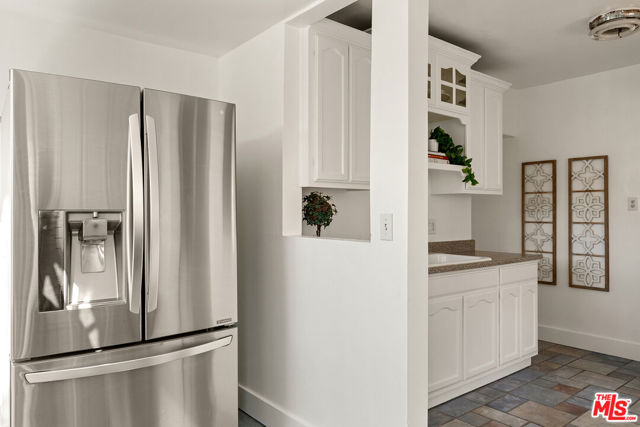 3220 Garden Avenue, Los Angeles CA: https://media.crmls.org/mediaz/af607110-26d3-4ecd-806b-d2a17c13633a.jpg