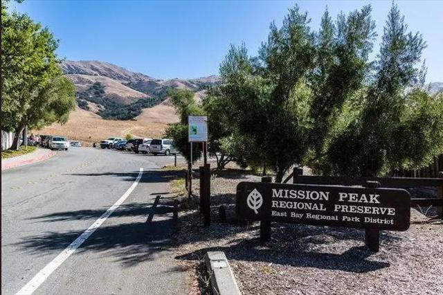 43988 Cerro Court, Fremont CA: https://media.crmls.org/mediaz/af60b708-c5cb-4dbf-be0f-80bc65007024.jpg