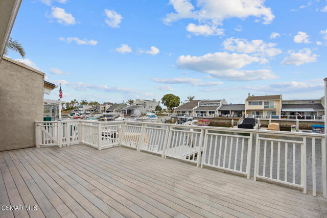 4535 Falkirk Bay, Oxnard CA: https://media.crmls.org/mediaz/af60f9c6-a533-42c5-b858-8a46c7d988ca.jpg