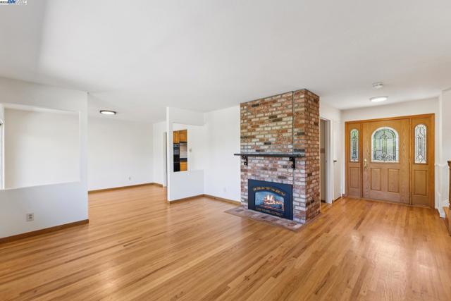 4190 Sharab Ct, Pleasanton CA: https://media.crmls.org/mediaz/af618e8e-cd7d-4cf1-88d2-555c20a4d217.jpg