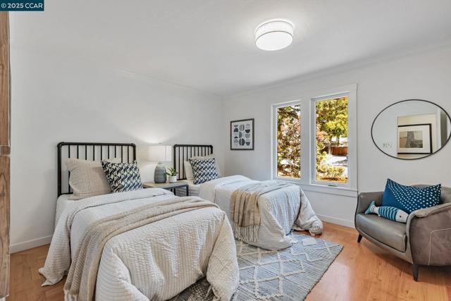 3180 Arbolado Dr, Walnut Creek CA: https://media.crmls.org/mediaz/af61d78a-d07b-4001-8b42-8b039570c471.jpg