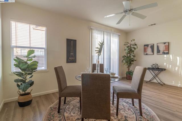 1526 Cat Tail Dr, Stockton CA: https://media.crmls.org/mediaz/af62019b-7b03-4abb-a4b6-3d118d10961a.jpg