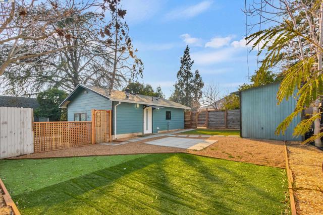 Image 31 of 60 For 207 D St Roseville