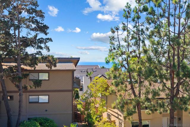 13635 Pine Needles, Del Mar CA: https://media.crmls.org/mediaz/af63ac54-6e72-488c-9dbc-2941c4a28e9e.jpg