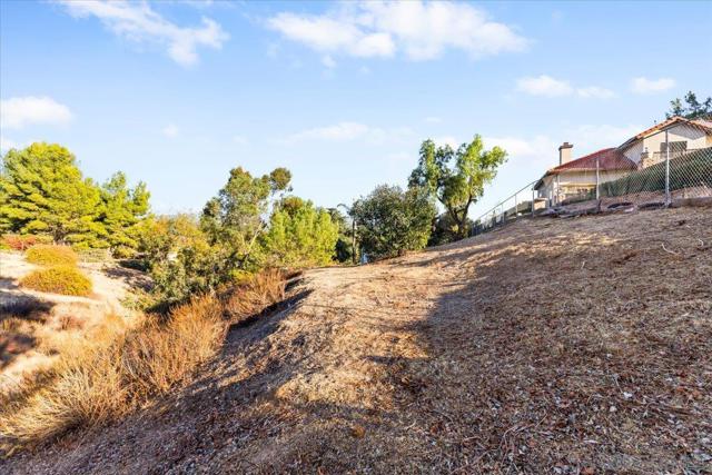 16310 Oak Springs Dr, Ramona CA: https://media.crmls.org/mediaz/af63eb1a-7510-4711-a442-583d2e8c2f0a.jpg