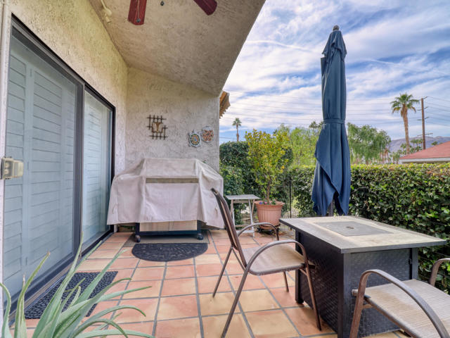 171 Winterhaven Circle, Palm Desert CA: https://media.crmls.org/mediaz/af641939-037e-4bba-8986-d96163571eb2.jpg
