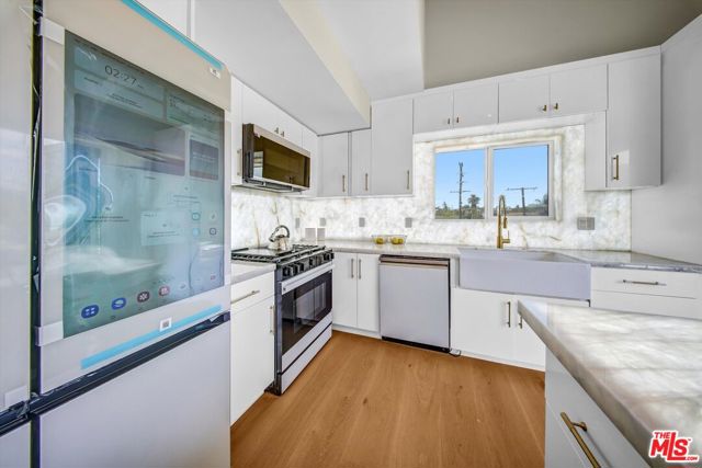 1902 Gates Avenue, Redondo Beach, California 90278, 3 Bedrooms Bedrooms, ,2 BathroomsBathrooms,Residential,For Sale,Gates,25597517